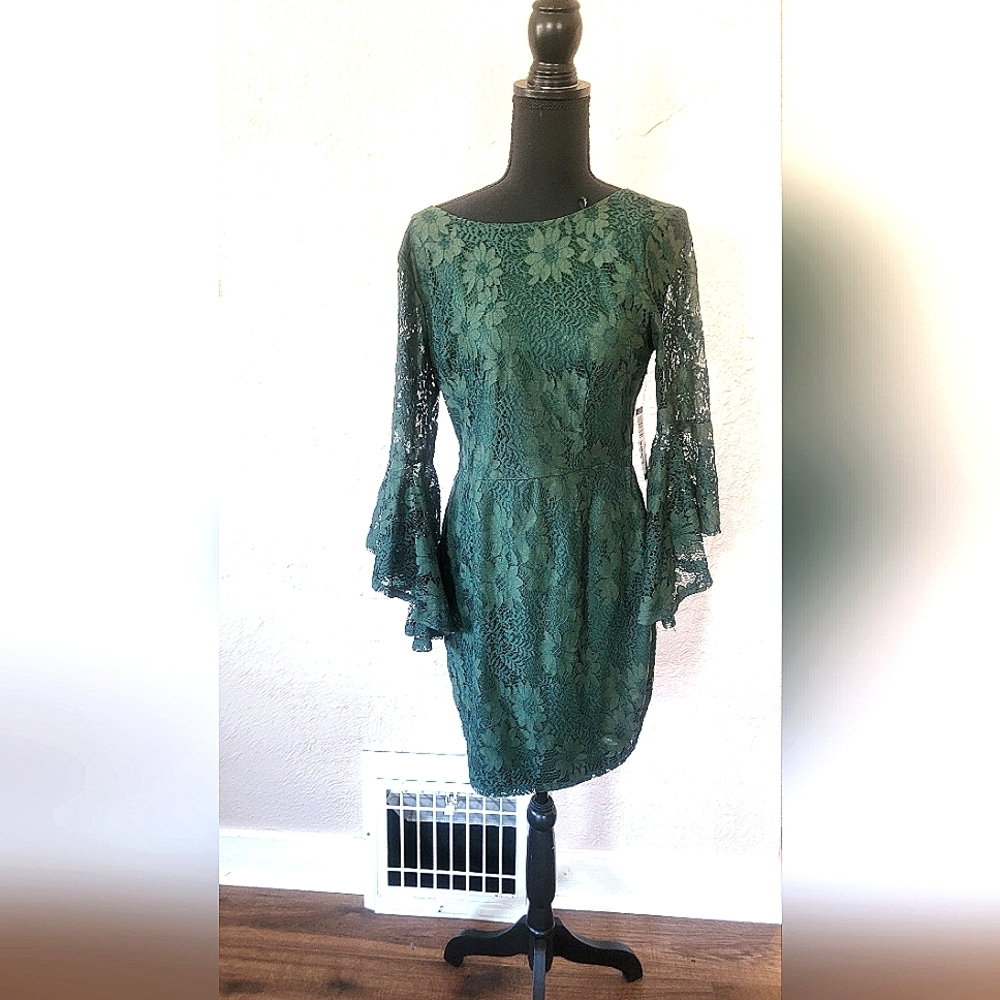 Lulus Forest Emerald Green Lace Flounce Sleeve Dress NWT Size L